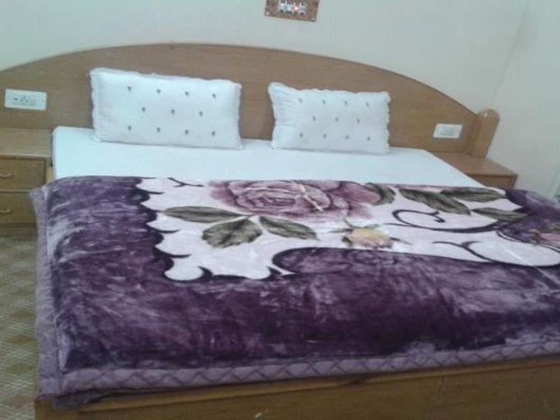 Oyo 5472 Bombay Palace Pahalgam Ngoại thất bức ảnh